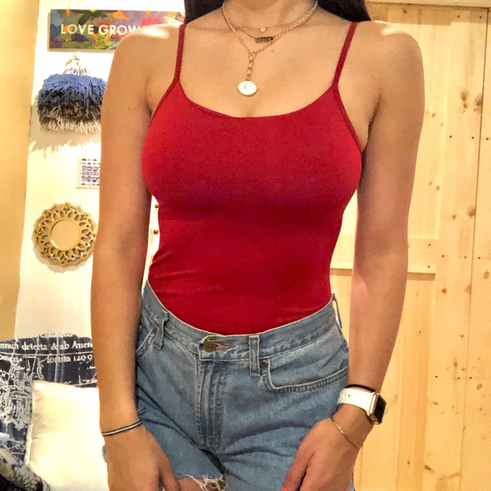 Red tank - Picture 2 of 2